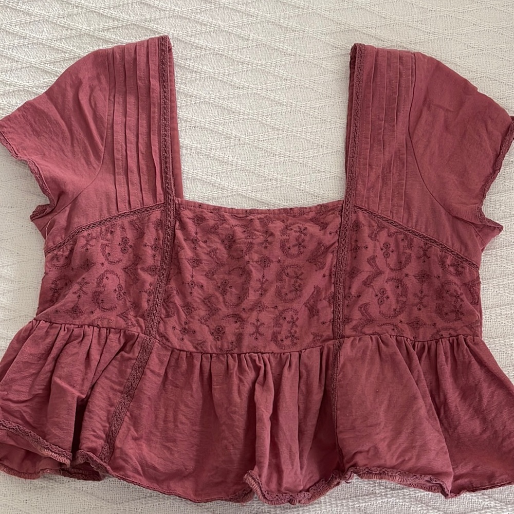 Cute square neck top!